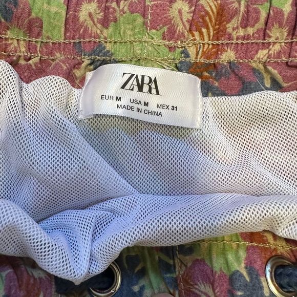 BNWOT Zara floral print swimming trunks. - Picture 7 of 9